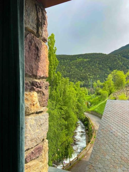 Unico Piso Colorido Y Divertido En Ransol - Increibles Vistas Al Rio Y Naturaleza - Ideal Familias L By Bonesvacances Andorra la Vella Luaran gambar